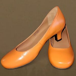 ARRAY Flatter Low Heel Leather Dress Pump